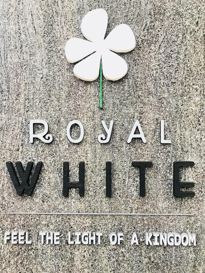Royal White Tourist Rest Hotel อนุราธปุระ ภายนอก รูปภาพ